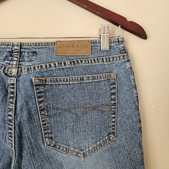 MARY K & Co | Midwash Lowrise Vintage Crop Denim Jeans - Picture 2 of 7